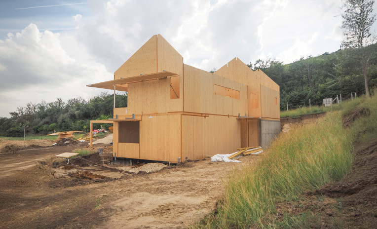 How long does it take to build a timber house? 4 days, with SLOT and NINO
