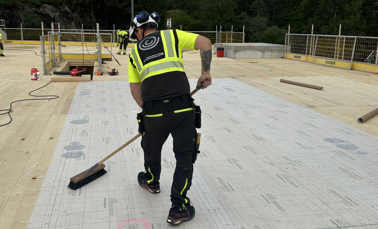 SLOT e DEFENCE ADHESIVE: protezione dei pannelli in X-LAM e installazione rapida in cantiere