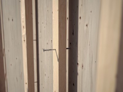 aplicación-tornillo-distanciador-madera-madera-drs
