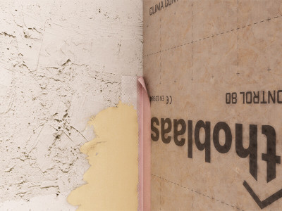 aplicación-cinta-enfoscable-con-tira-adhesiva-de-montaje-plaster-band-lite